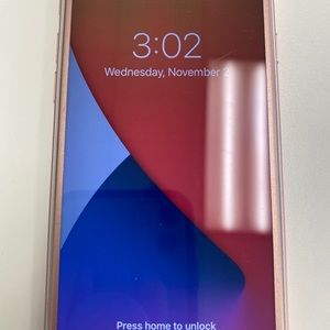 iPhone 7 with 1 screen protector, unlocked by AT&T